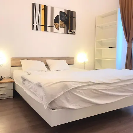 Orange Onix Apartment