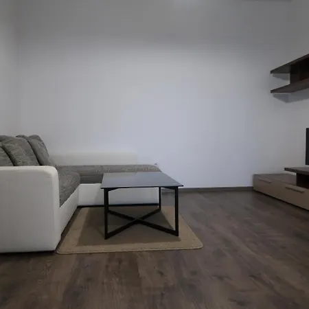 Orange Onix Apartment