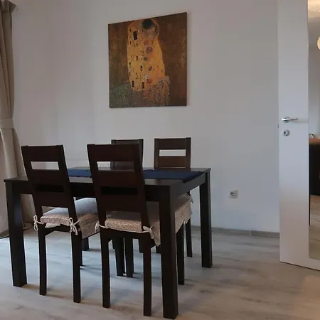 Apartment Orange Onix